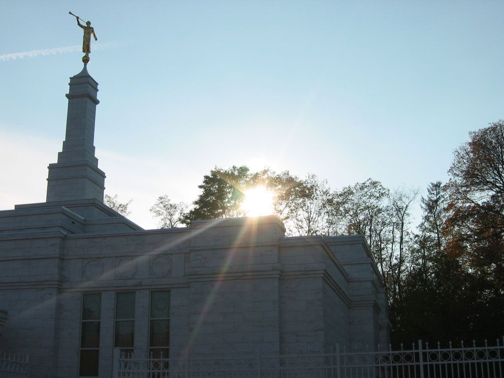 Louisville Kentucky LDS Mormon Temple Photographs Page