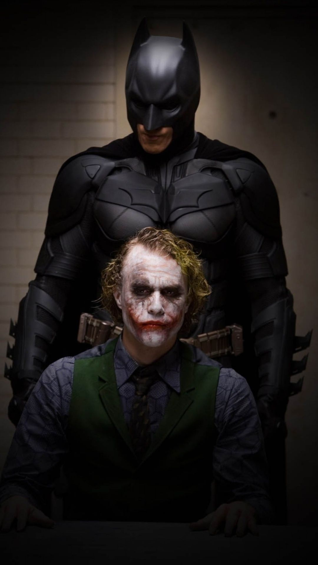 Batman-And-Joker-1080x1920.jpg