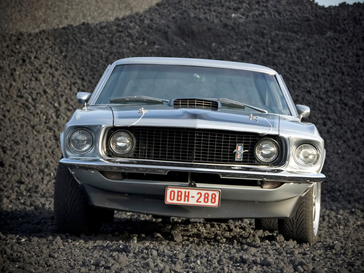 1969 Ford Mustang Hardtop - Front Tilt - 1280x960 - Wallpaper