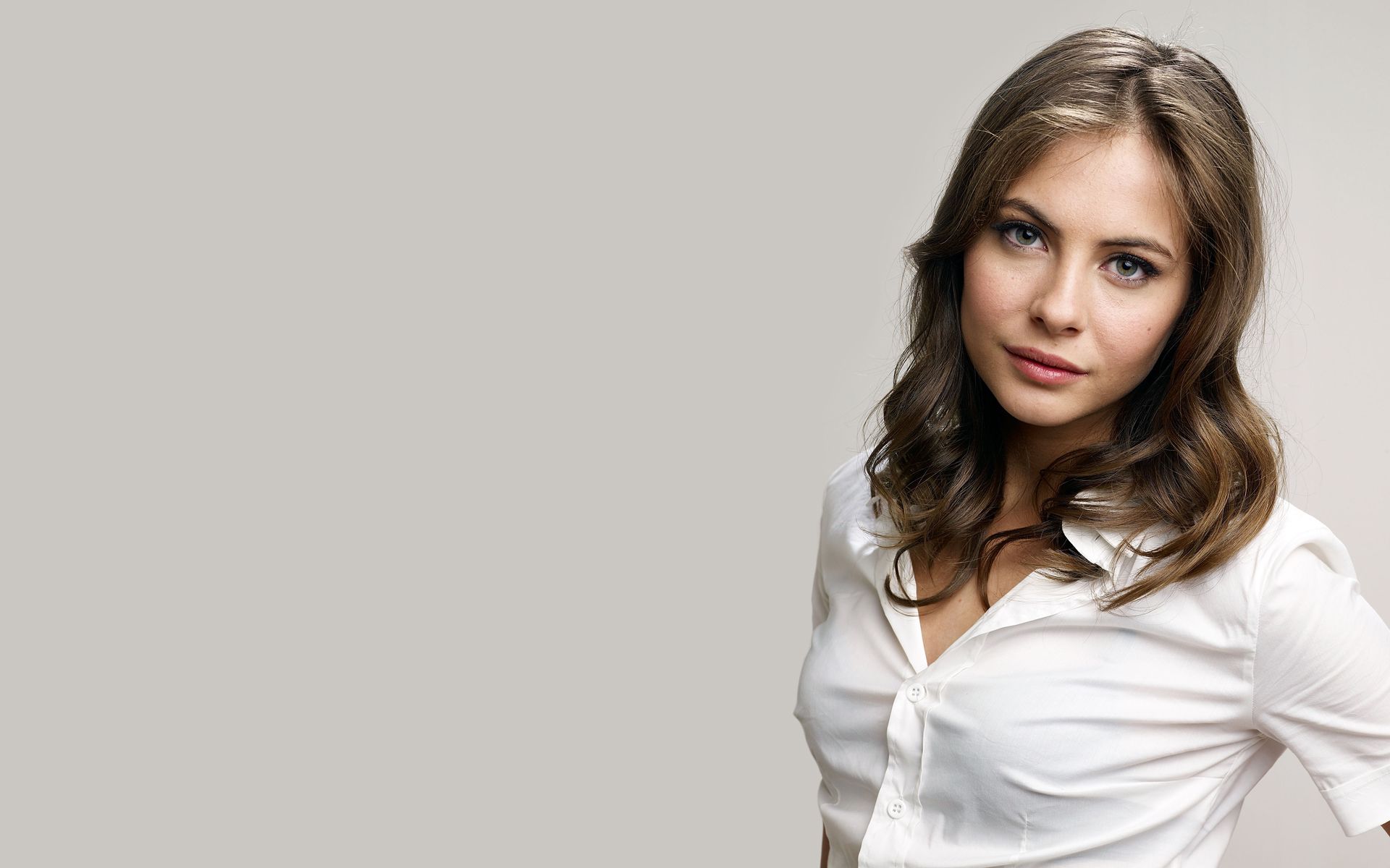 Willa-Holland-in-White-Shirt-Wallpapers.jpg