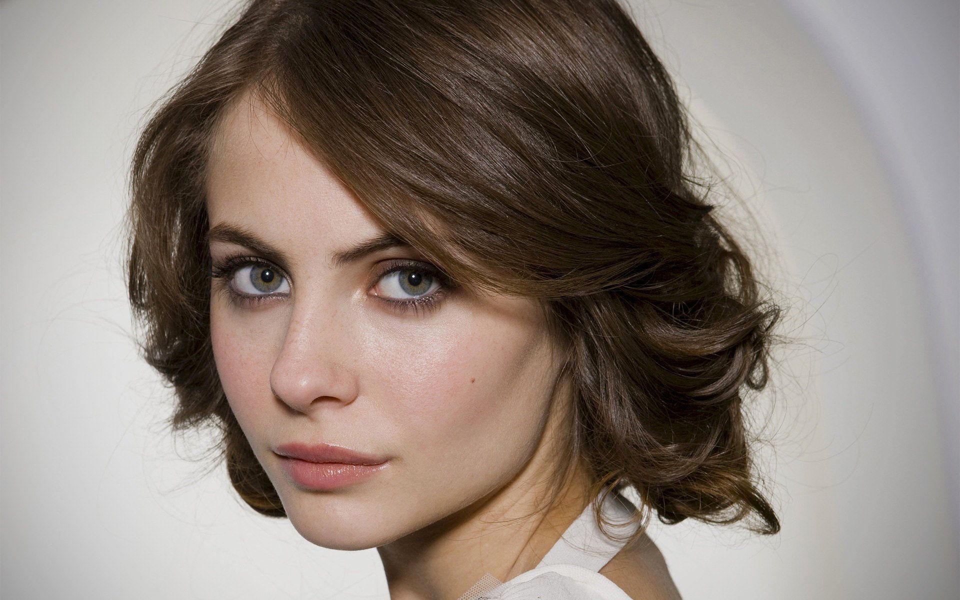14 Willa Holland HD Wallpapers | Backgrounds - Wallpaper Abyss