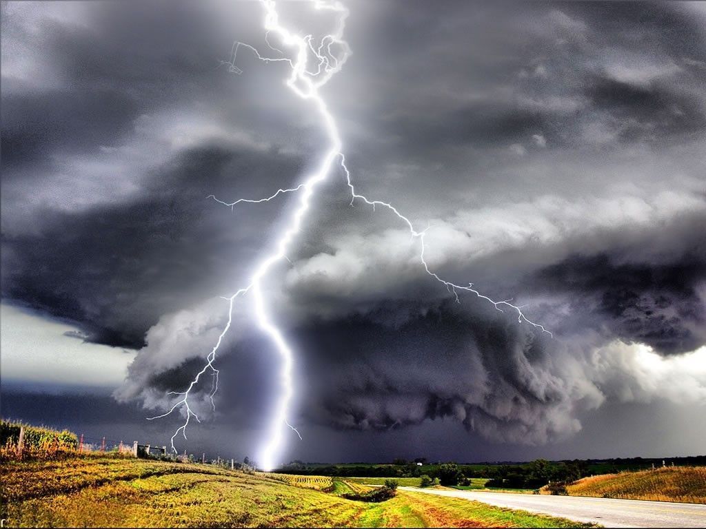 Tornado And Lightning (id: 27518) – BUZZERG