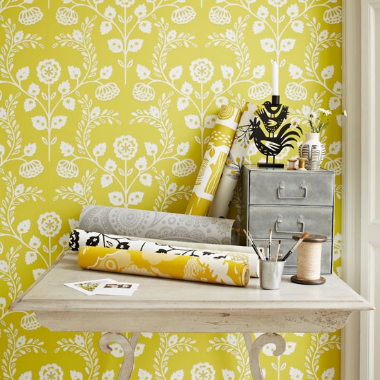 Tangy yellow wallpaper | How to decorate with yellow and orange ...