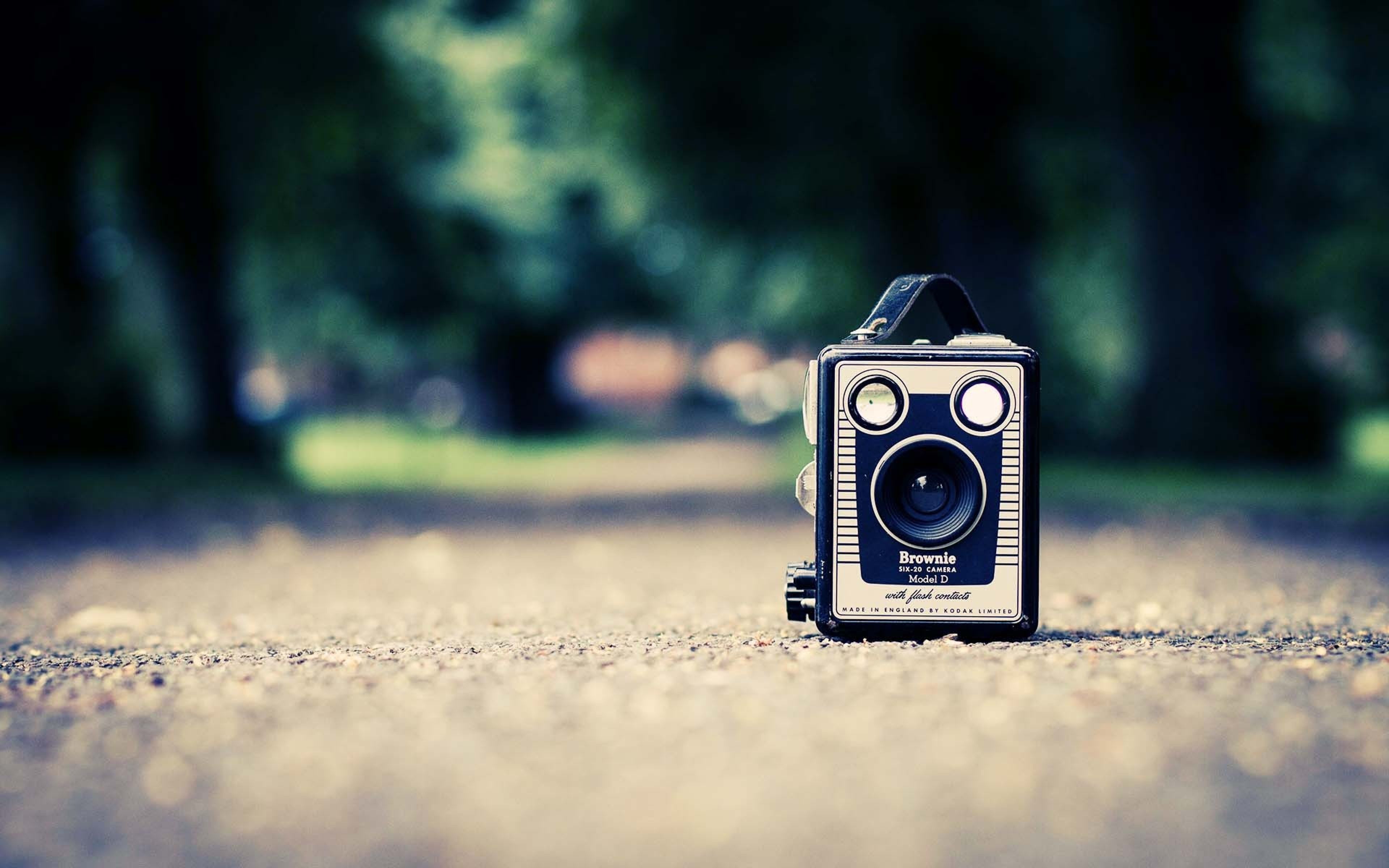 Download Wallpaper 3840x2400 Camera, Old, Style, Retro, Surface ...