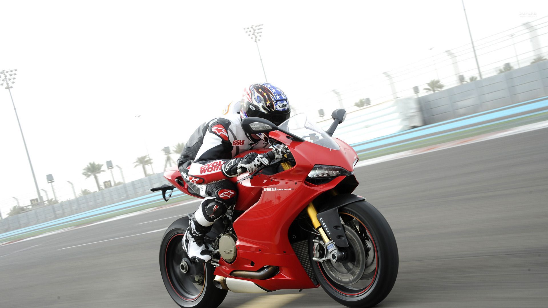 2015-red-ducati-1199-panigale-side-view-47729-1920x1080.jpg