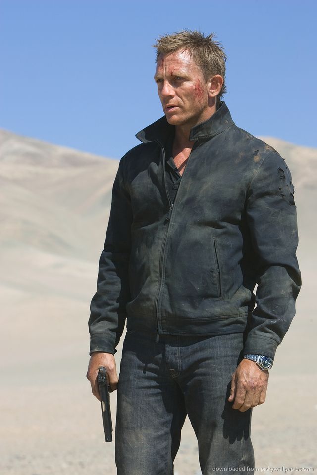 Download Daniel Craig As James Bond 007 Wallpaper For iPhone 4