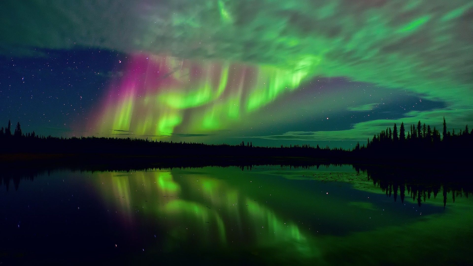 Aurora Borealis Northern Lights Wallpaper - wallpaper.