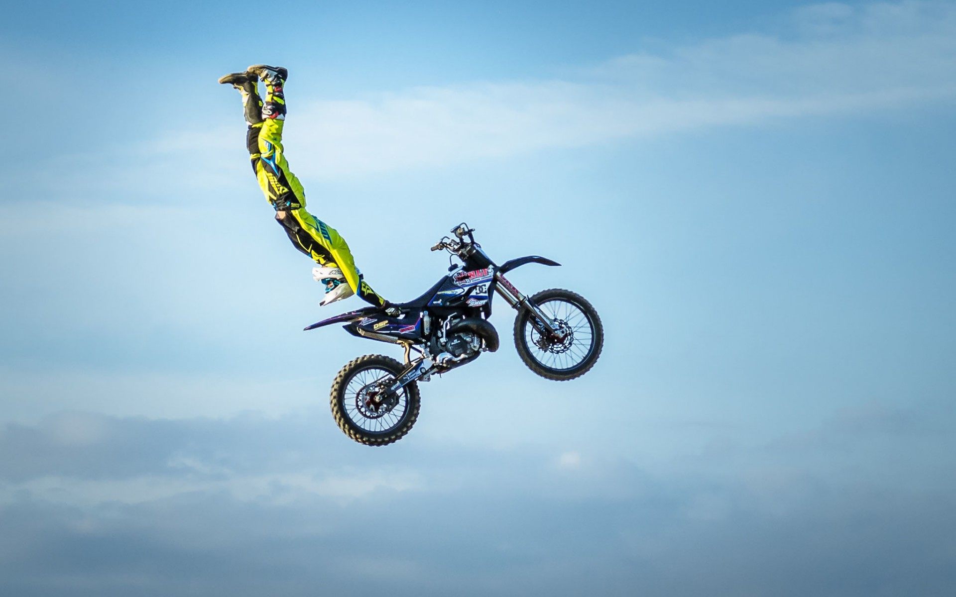 Motocross Bike High Jump Extreme Sports Wallpaper HD