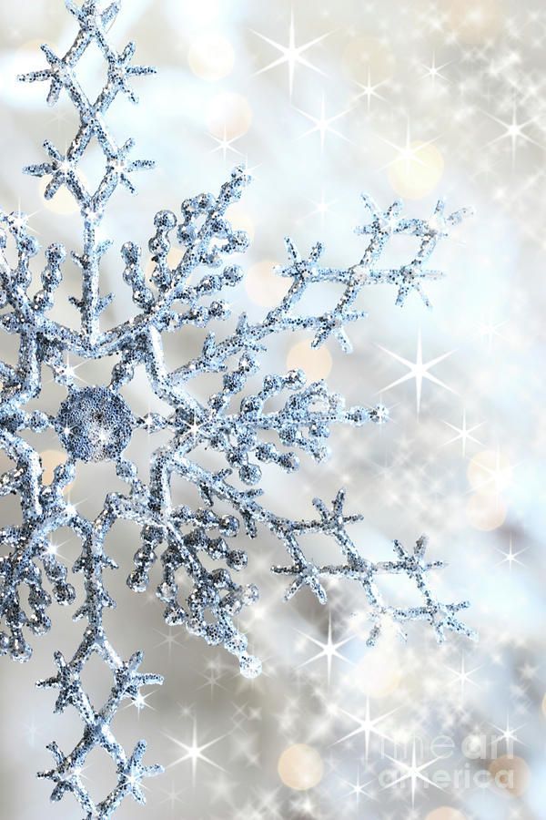 Light blue and purple snowflakes Christmas iPhone 6 plus wallpaper