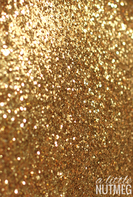 Christmas Glitter iPhone Wallpaper | a little nutmeg
