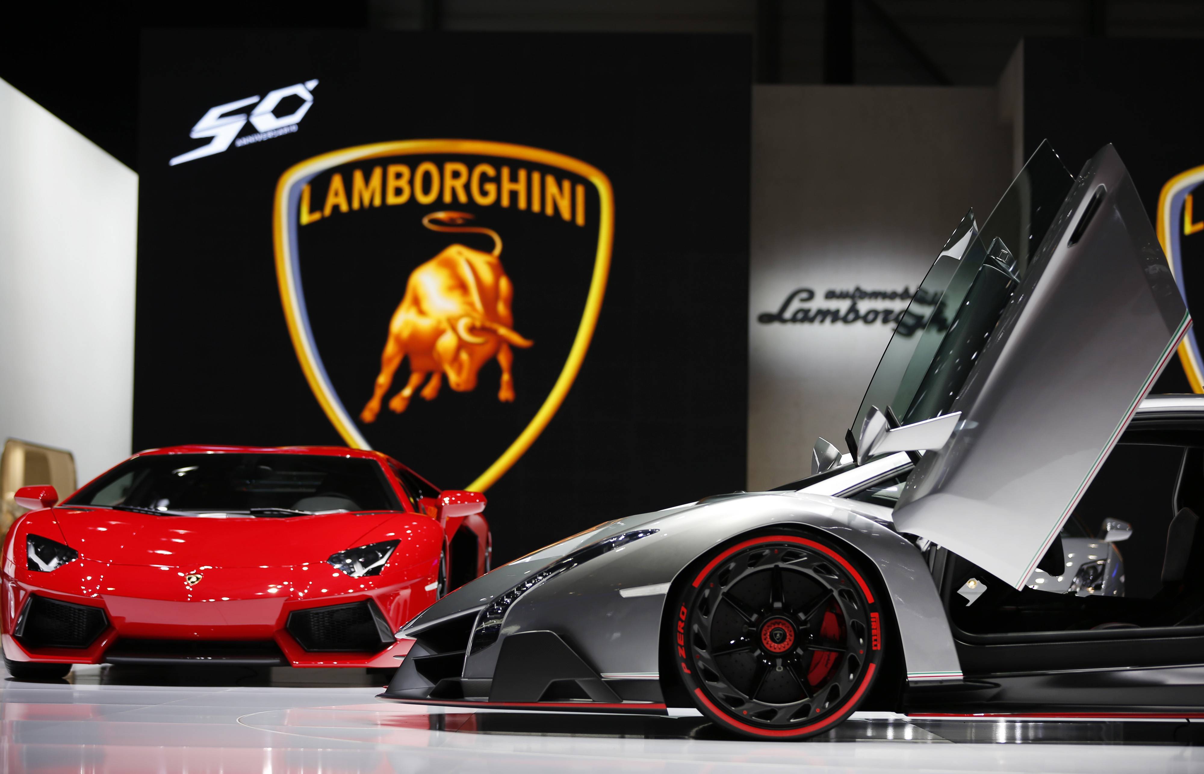 Download Lamborghini veneno wallpaper | WallpaperCow.com