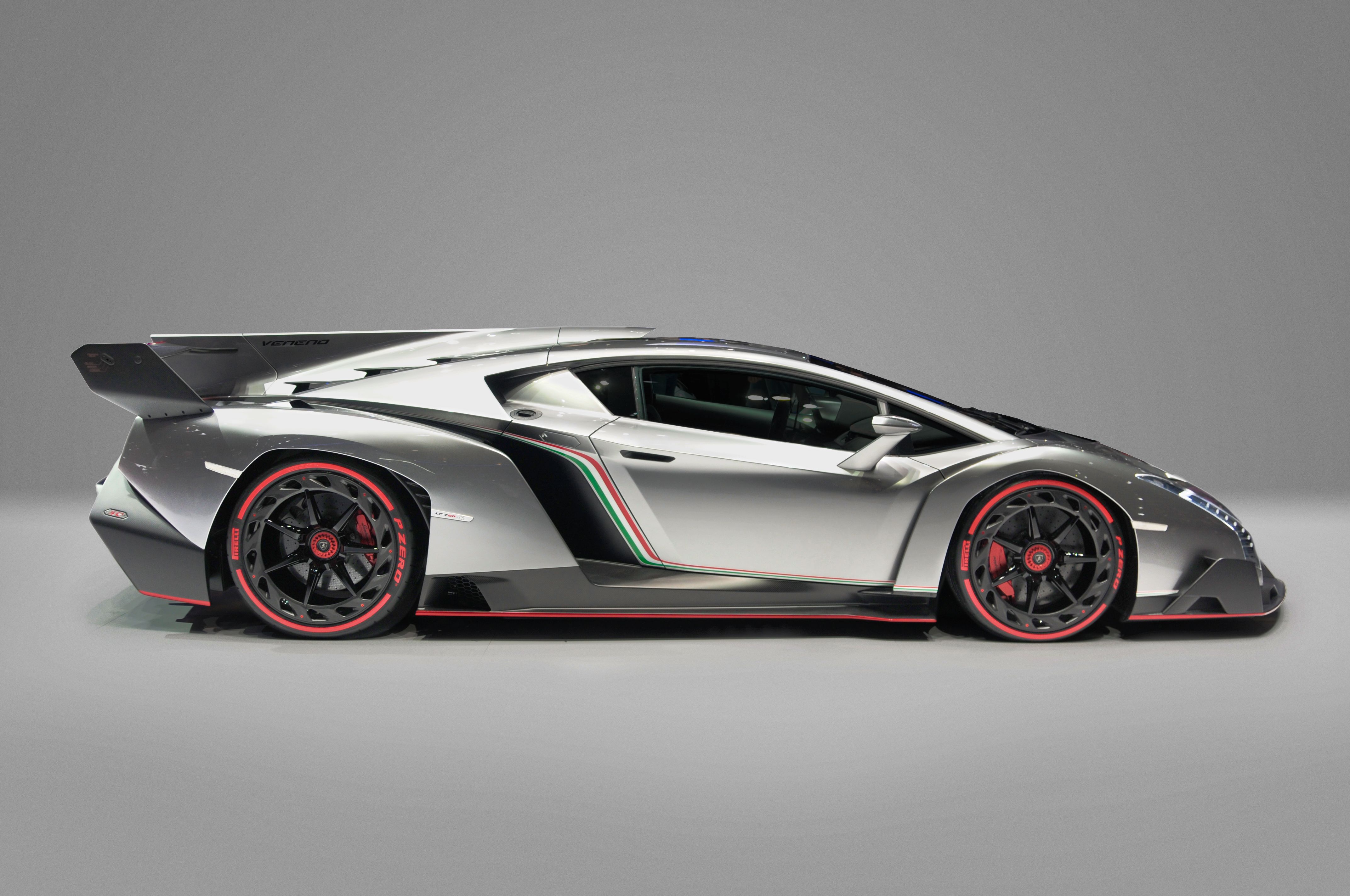 Download Free: Lamborghini Veneno HD Wallpapers - Ubaid Sheikh