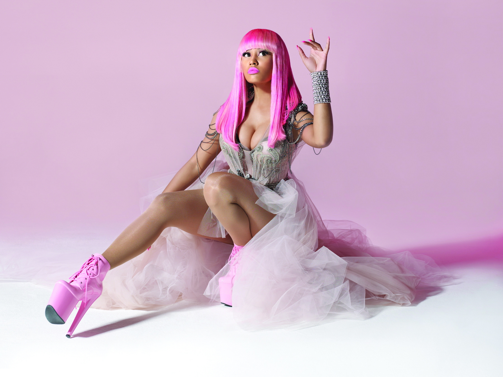 Nicki minaj singer pink hair wallpaper HD Wallpapera High resolution
