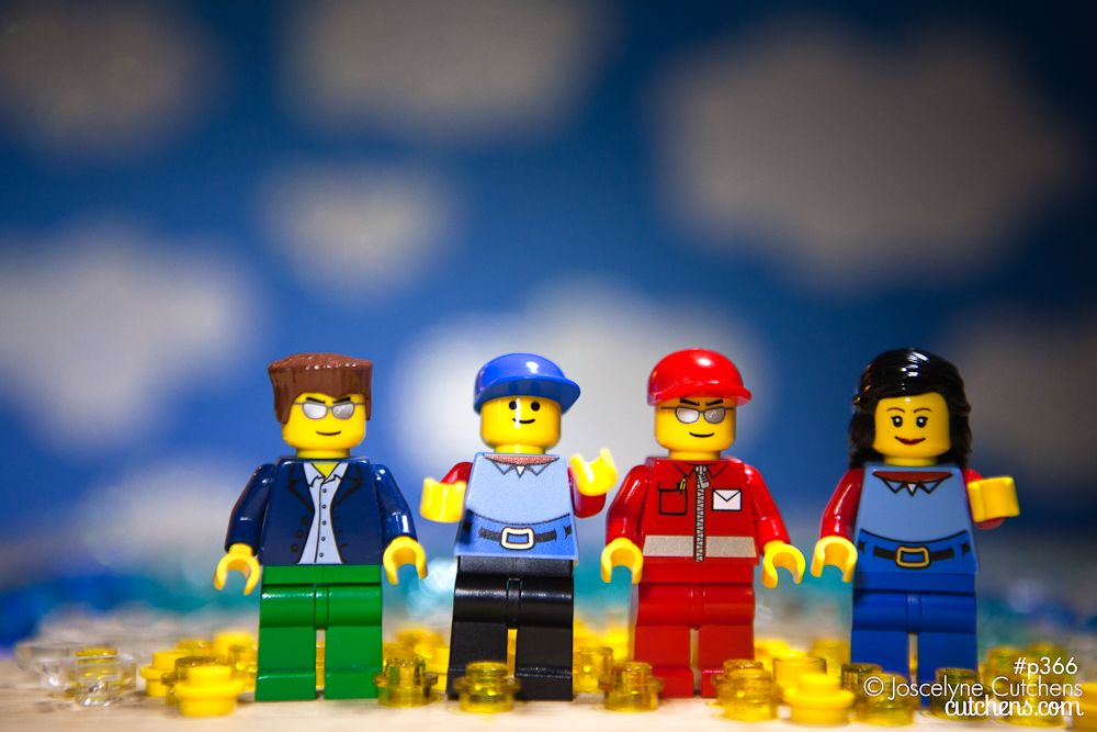 Lego Week: Mini Fig Family | OHSCRAP!