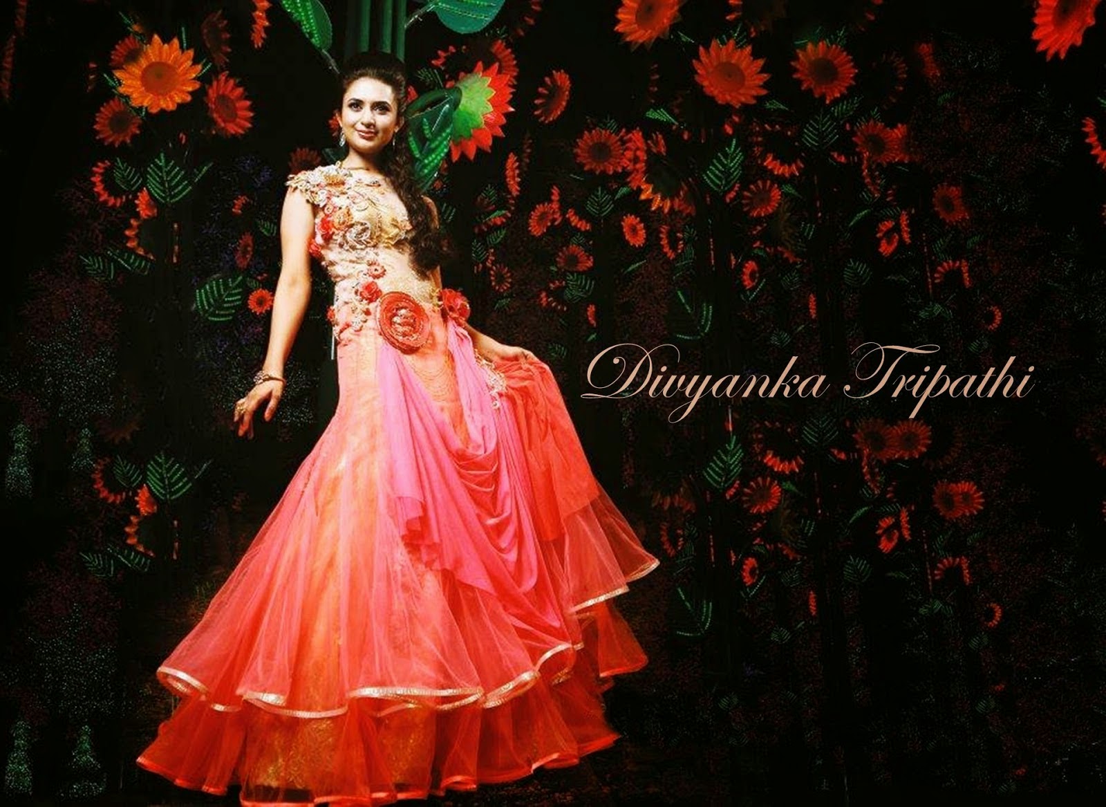 Divyanka Tripathi Hot Pics Navel Images Bikini Wallpapers Saree ...