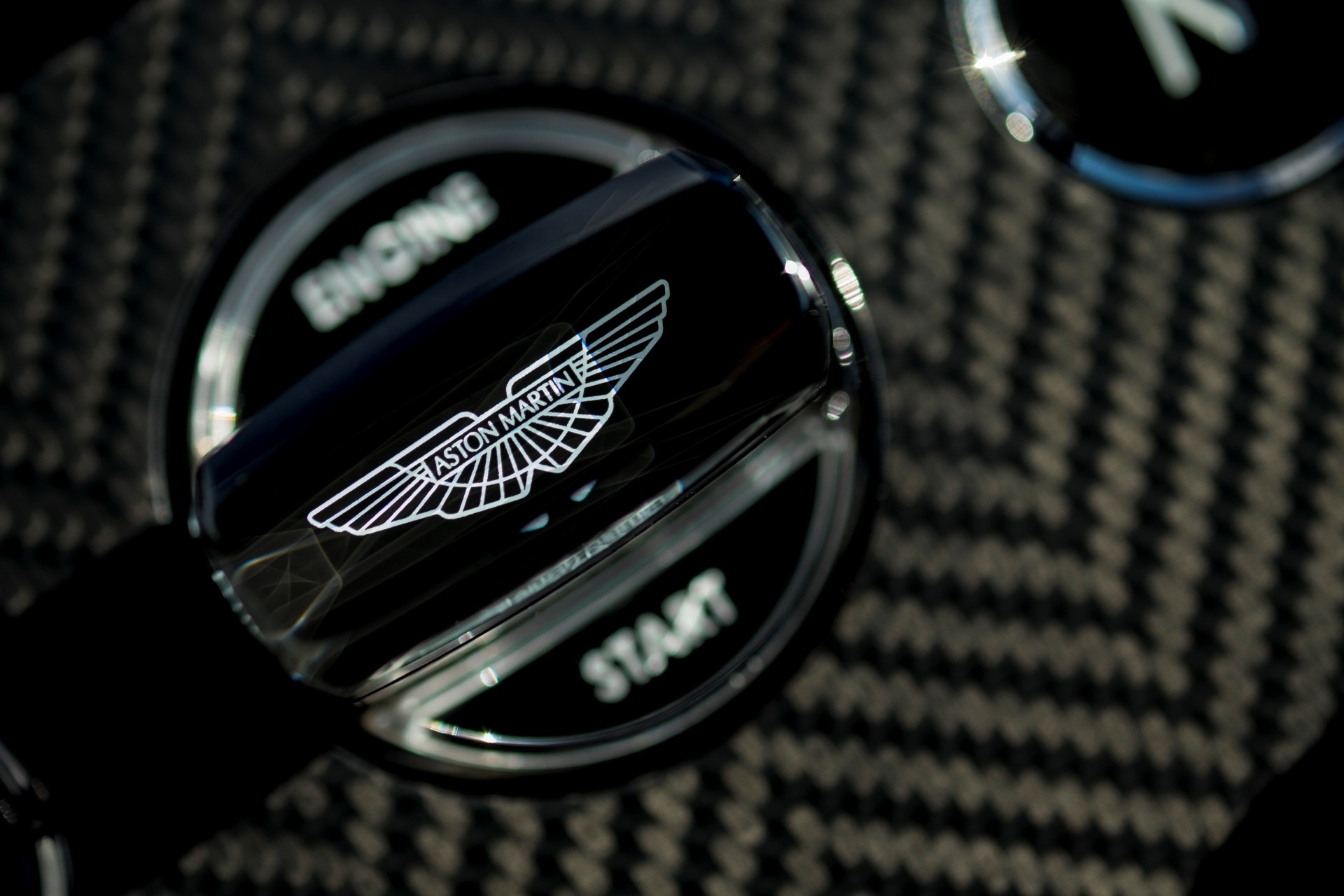 Download Nice 2015 Aston Martin Vanquish Onyx Black Daskbor Logo ...