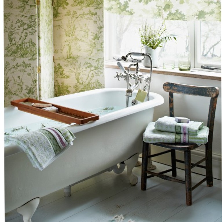 15 Gorgeous Bathroom Wallpaper Design Ideas | Rilane - We Aspire ...