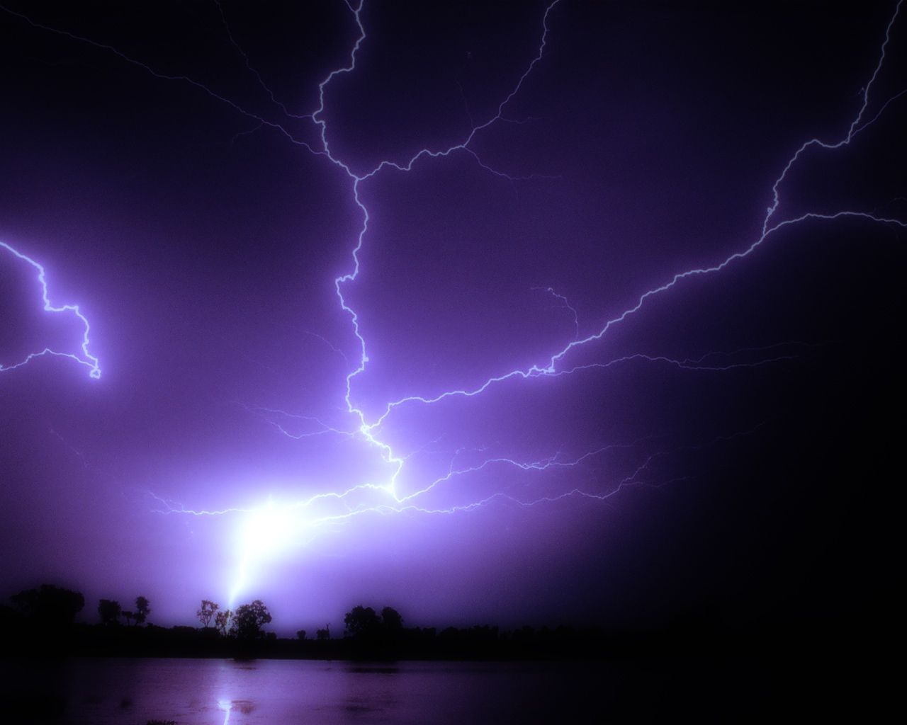 30+ Beautiful Lightning Pictures