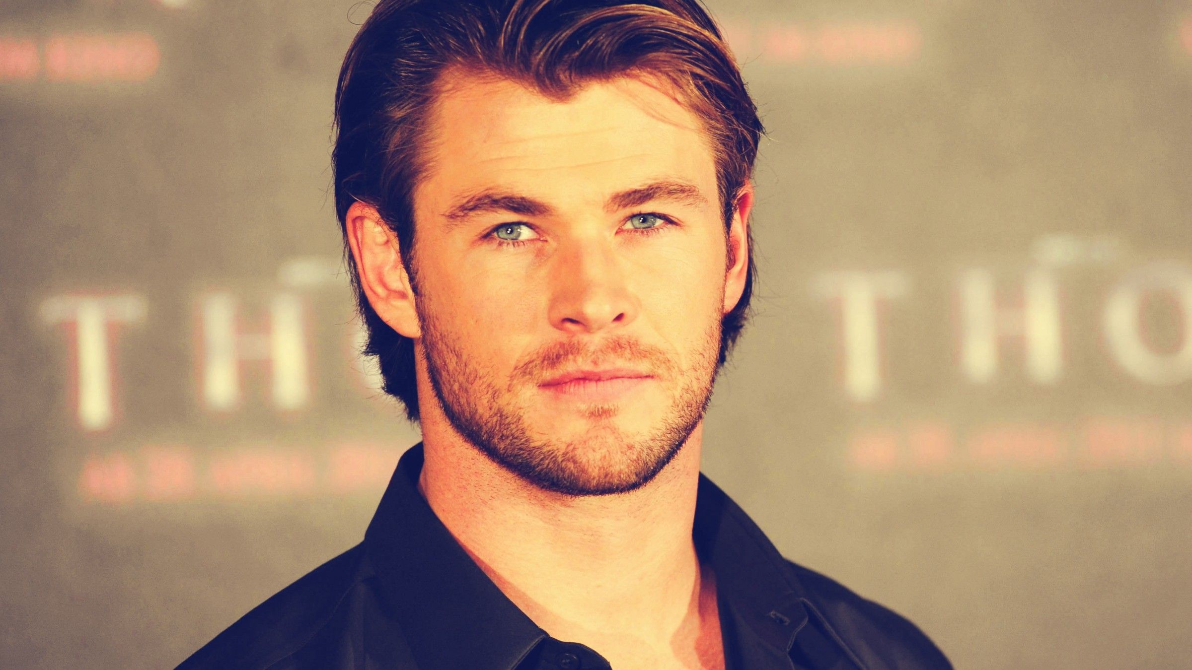 Chris Hemsworth Bio Celebrity Bios Find Profiles for Your