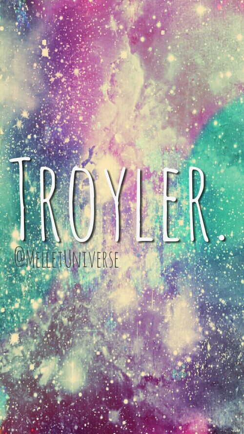 Troyler galaxy background to your phone - image by