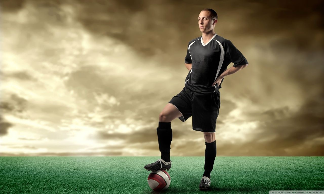 Soccer Player HD desktop wallpaper : Fullscreen : Mobile