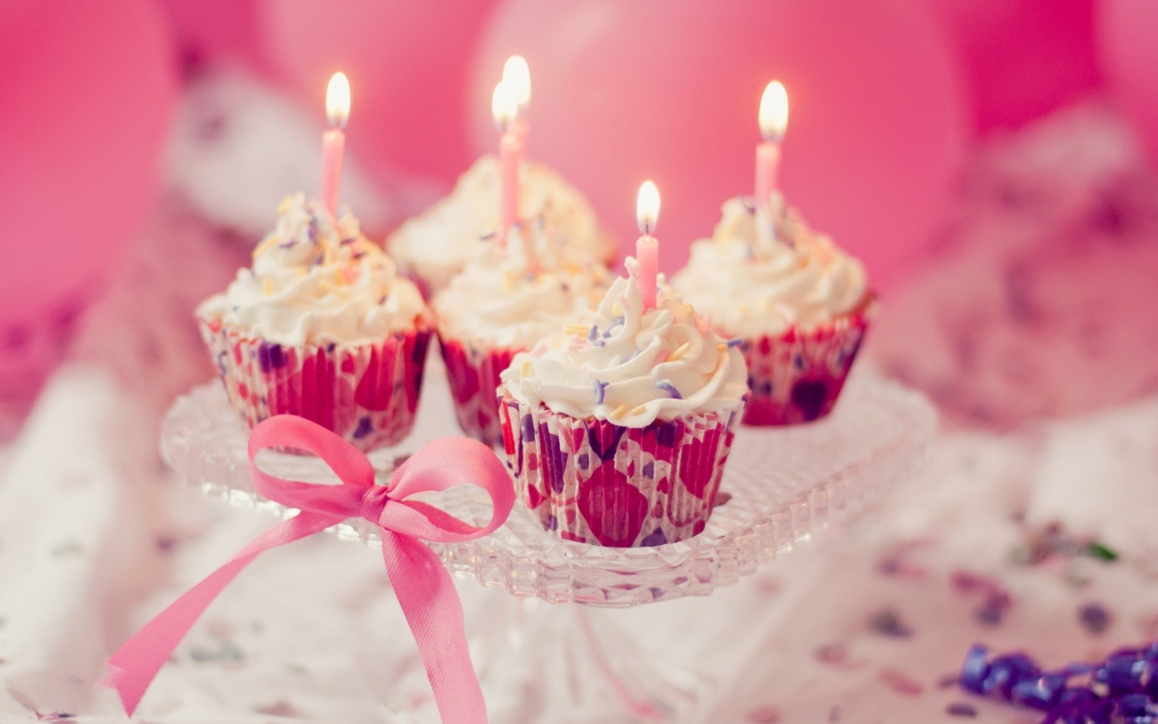 WALLPAPER HD Candles Holiday Cream Sweet Cupcakes Pink Hd W