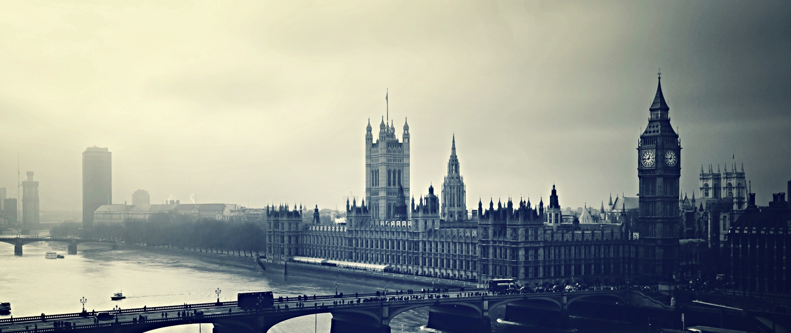Download HD London Bridge Black And White Wallpaper | WallpapersByte