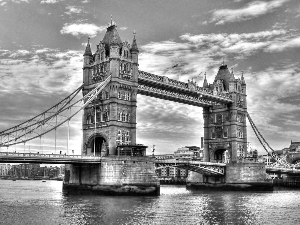 Panoramio - Photo of Tower Bridge in Black & White