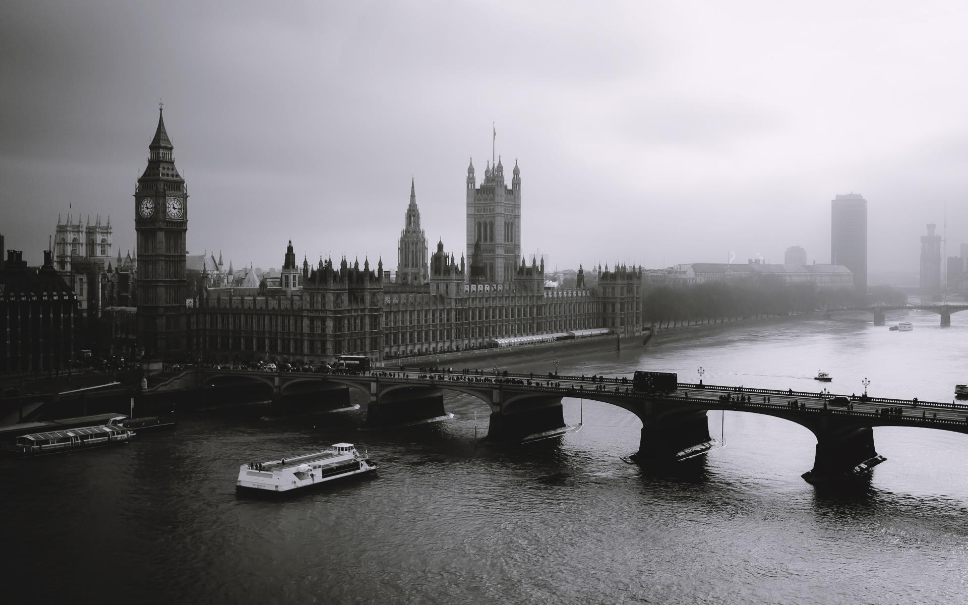 London Mist River Bridge Big Ben Black White #1zG
