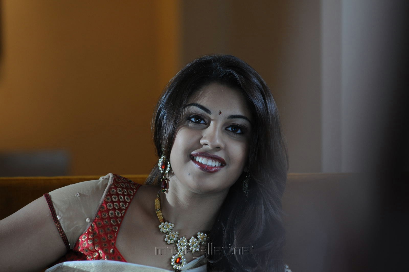 Picture 454030 | Osthi Heroine Richa Gangopadhyay Saree Wallpapers ...