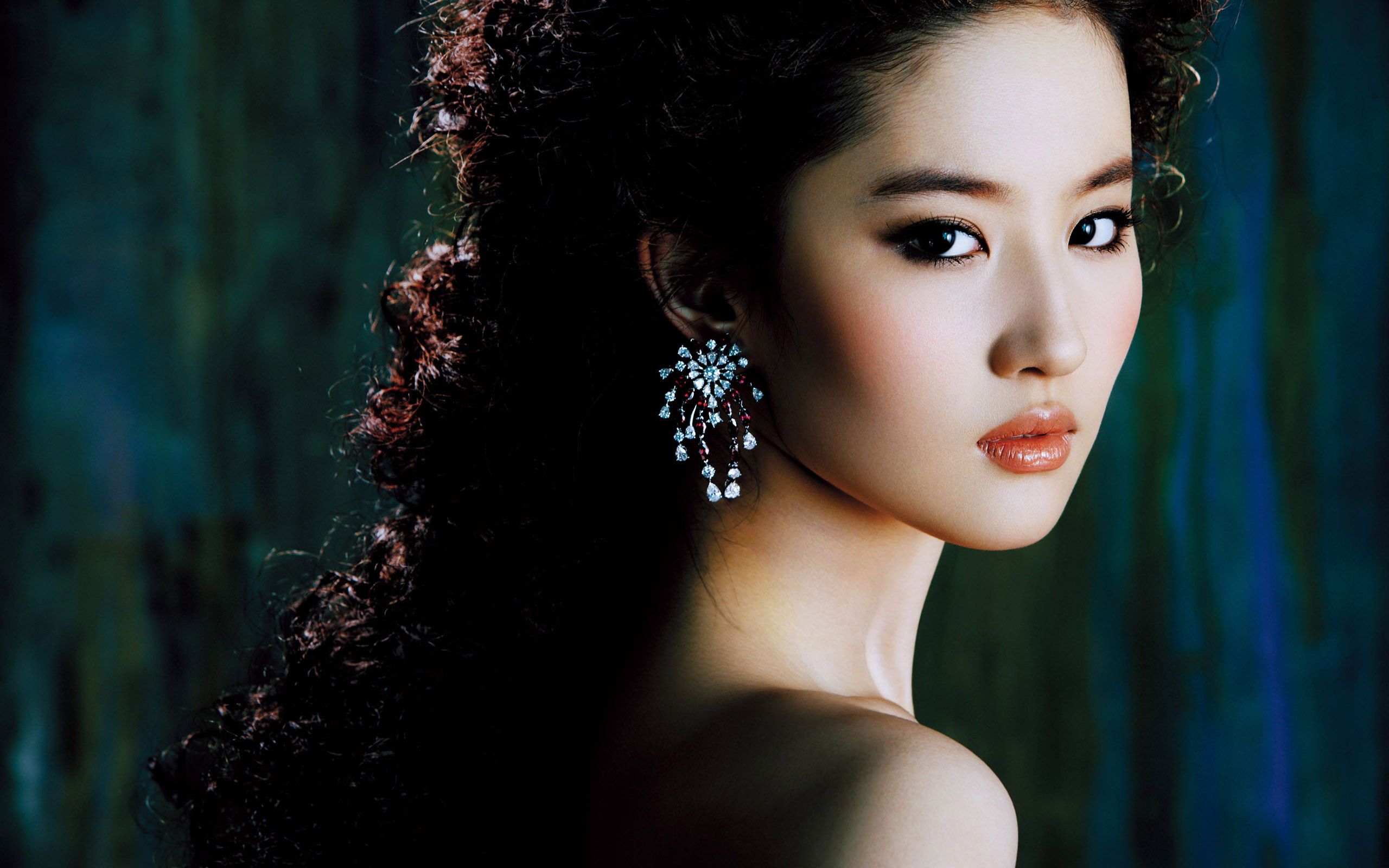 Chinese Actress Liu Yifei Wallpapers HD Backgrounds