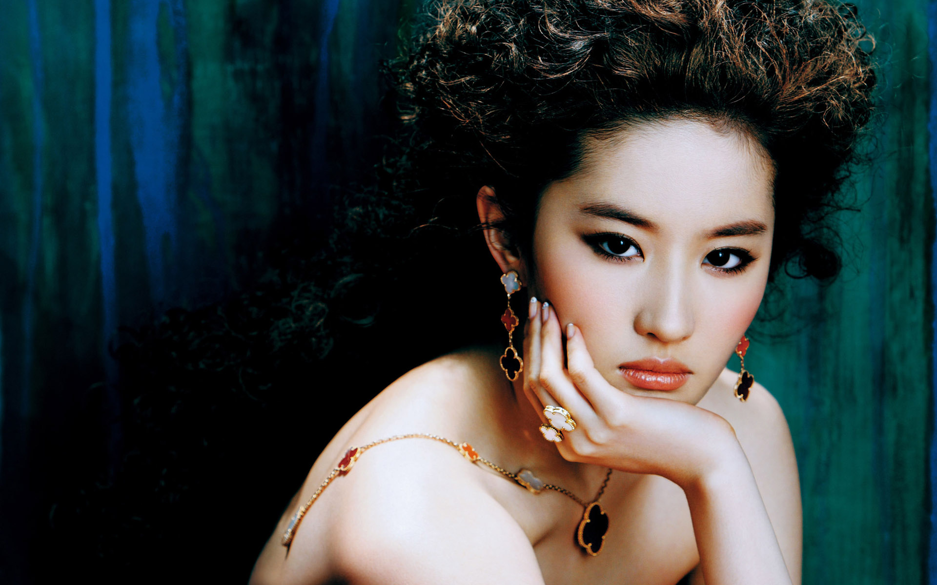 Chinese Actresses Liu Yifei #6947858