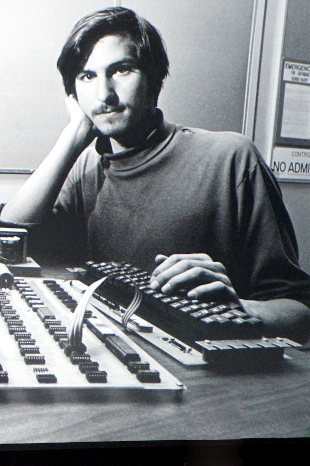 Steve Jobs iPhone Wallpapers.