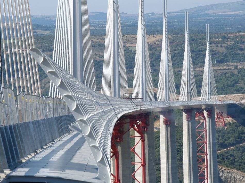 Millau Viaduct - Southern France - Bridges (Architectural Wonders ...