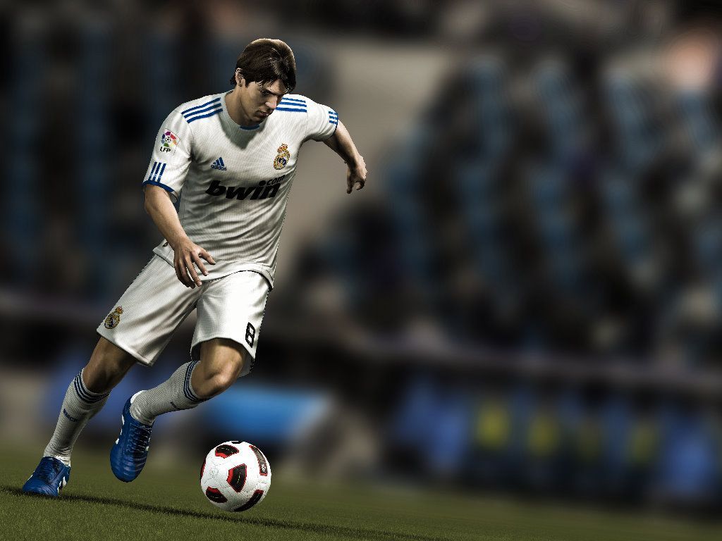 Fifa 12 Messi With FootBall Wallpaper