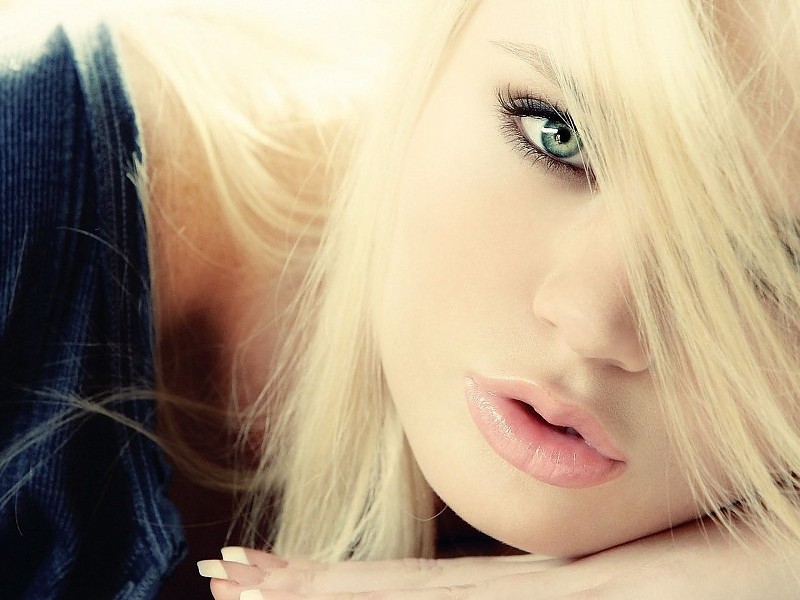 Beautiful Girl Blonde Hair Face Wallpaper free desktop backgrounds ...