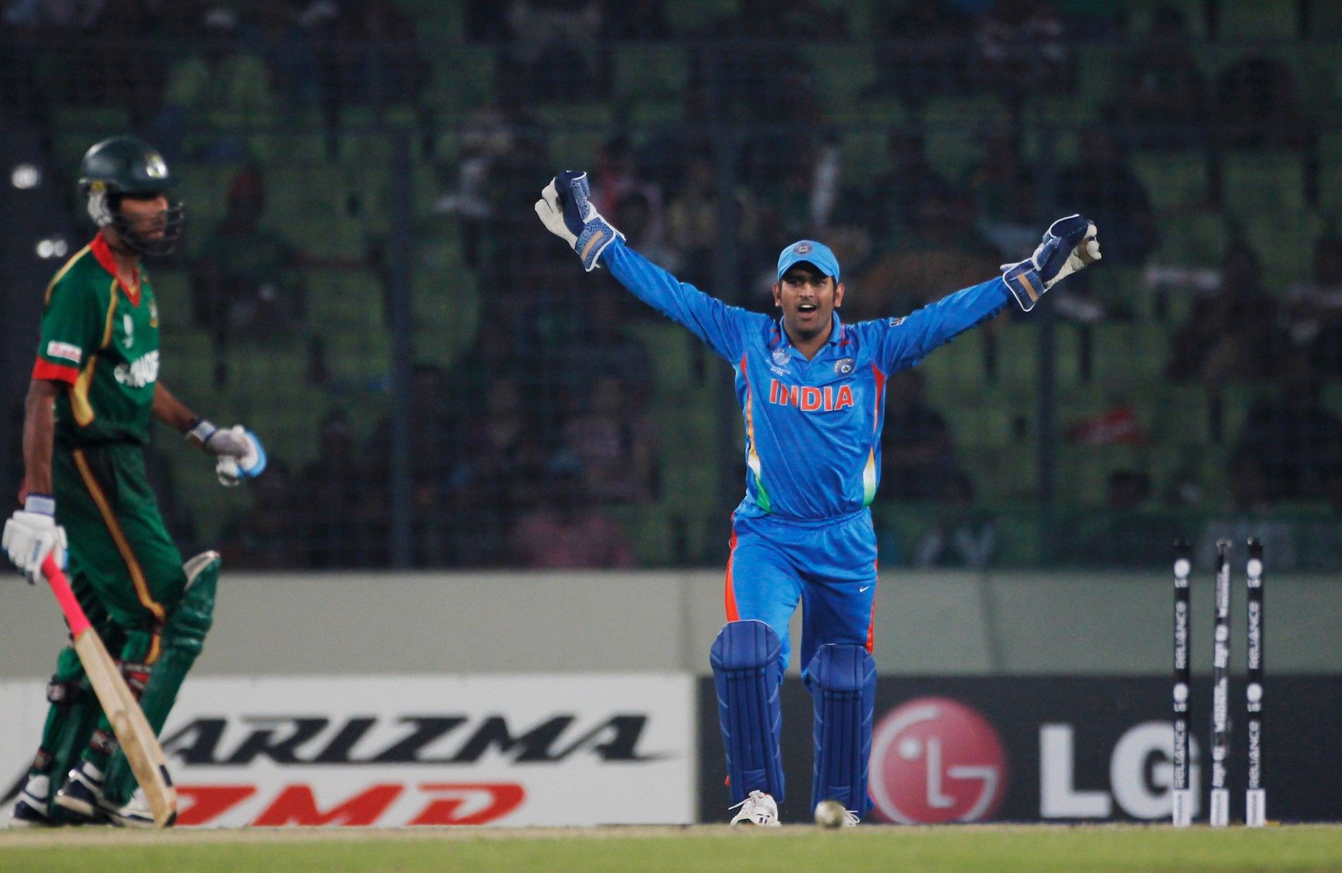 MS Dhoni HD Wallpapers Images Pictures Photos Download