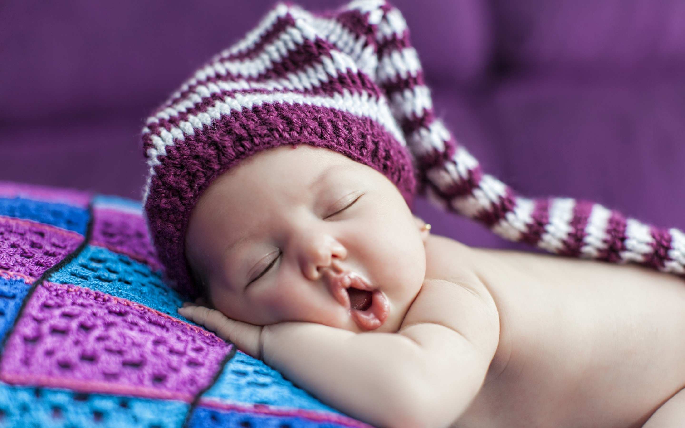 Cute Newborn Baby #c32IR - WALLPAPER HD