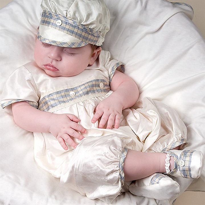 cute newborn baby photos Choosing Newborn Baby Boy Outfits: Cute ...
