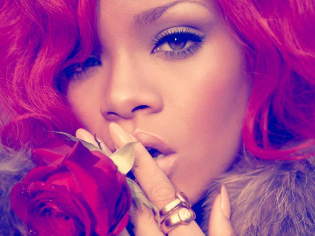 Rihanna - wallpaper.