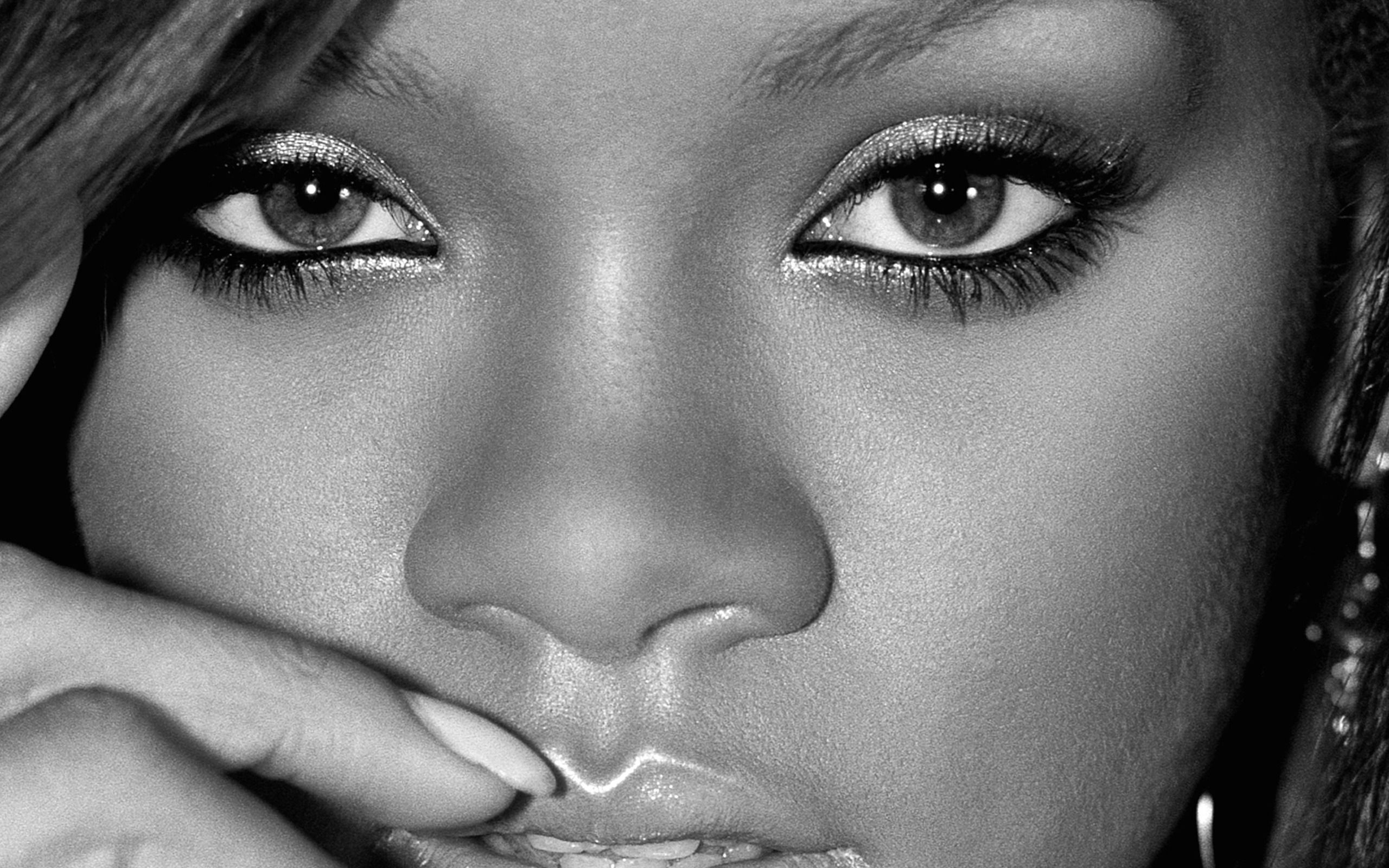 Black White Rihanna Wallpapers | Full HD Pictures