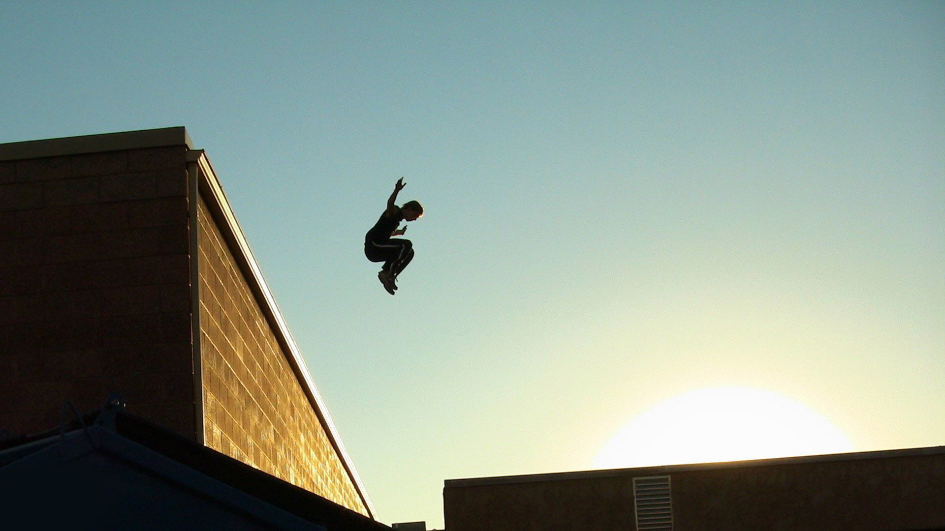 The jump from the roof of Parkour wallpapers and images