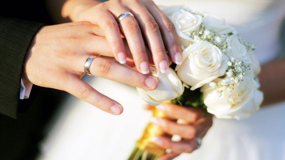 Hands Wedding Rings Bouquet Roses Hd Wallpaper 77841 ...