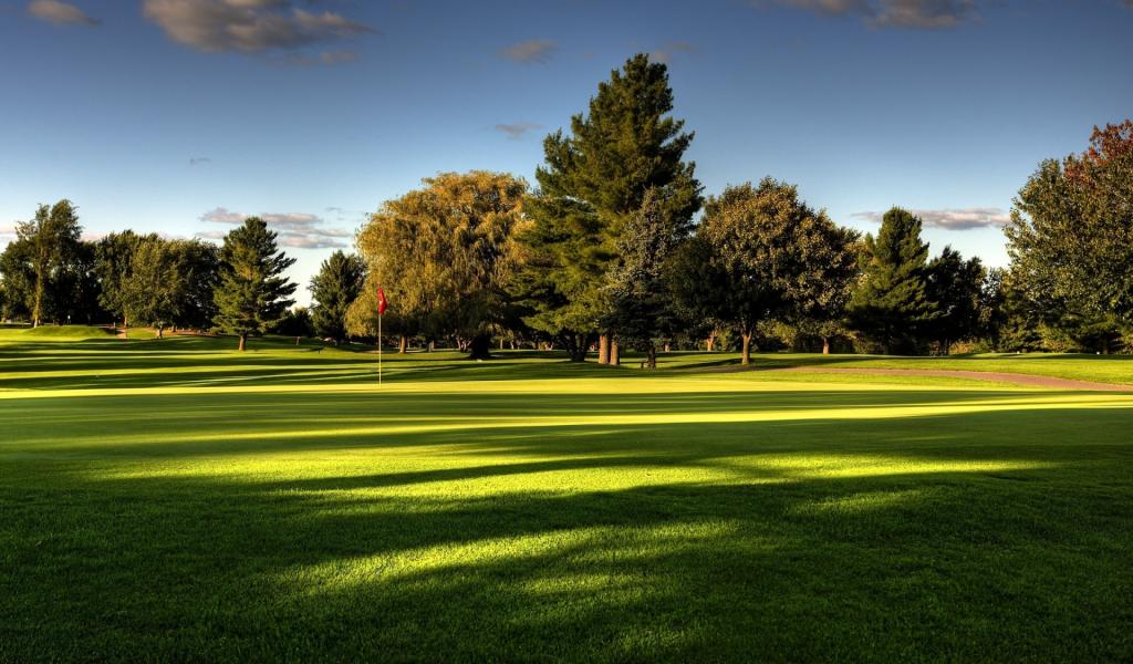 Beautiful Golf Course background picture 1024x600 desktop ...