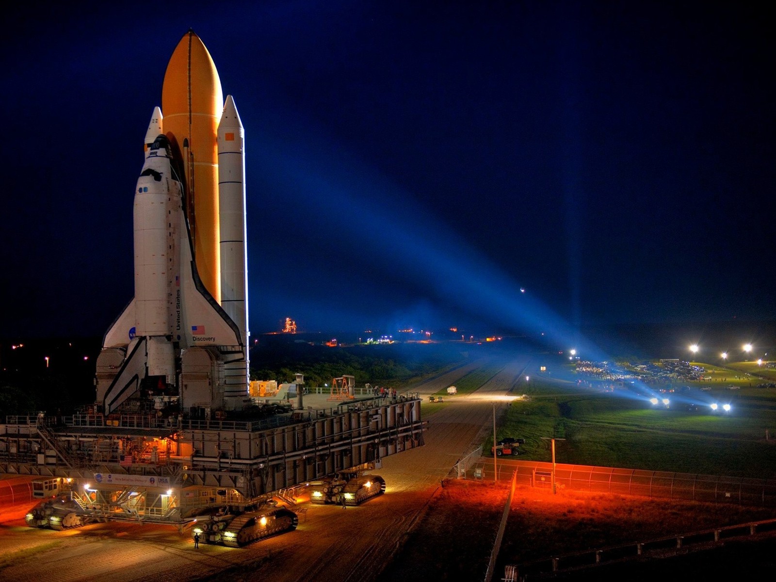science, NASA, launch pad, Space Shuttle Discovery, rocket engine ...