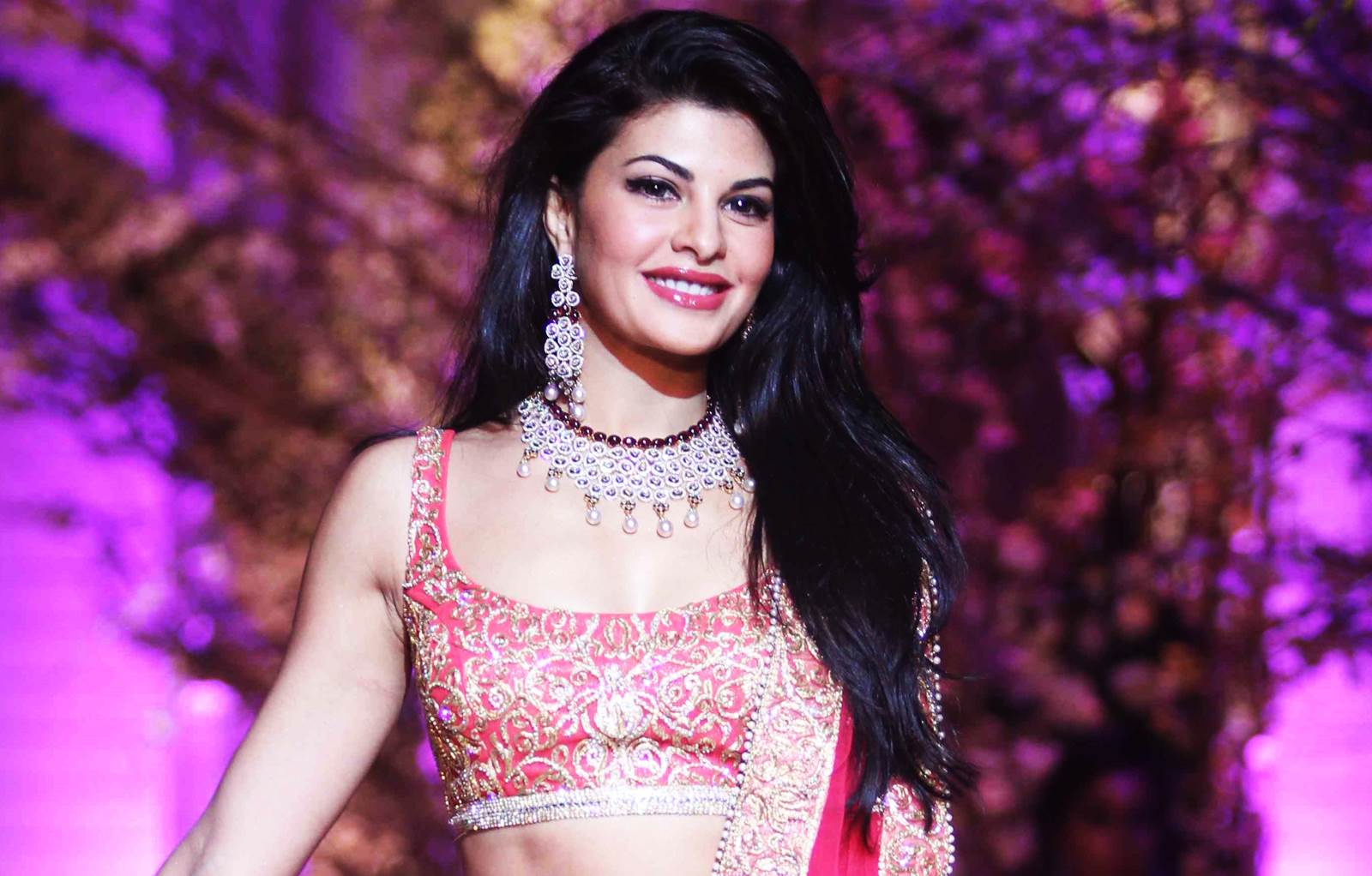 Jacqueline Fernandez HD Wallpapers Hot Images - Box Office Hits