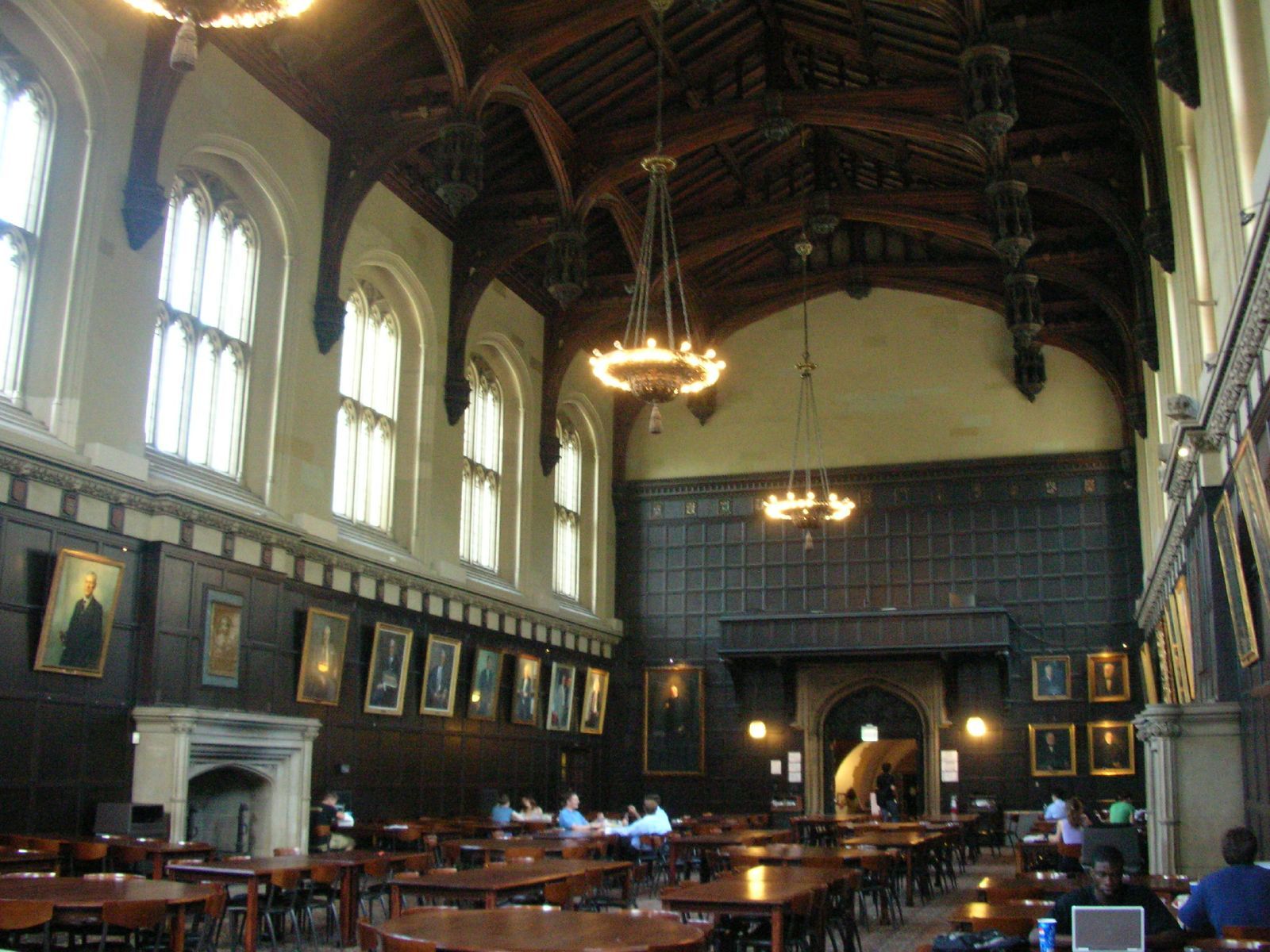 File:Hutchinson Hall, University of Chicago.jpg - Wikimedia Commons