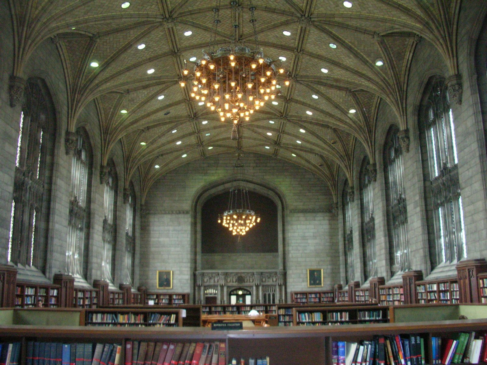 FileHarper Library, interior, University of Chicago