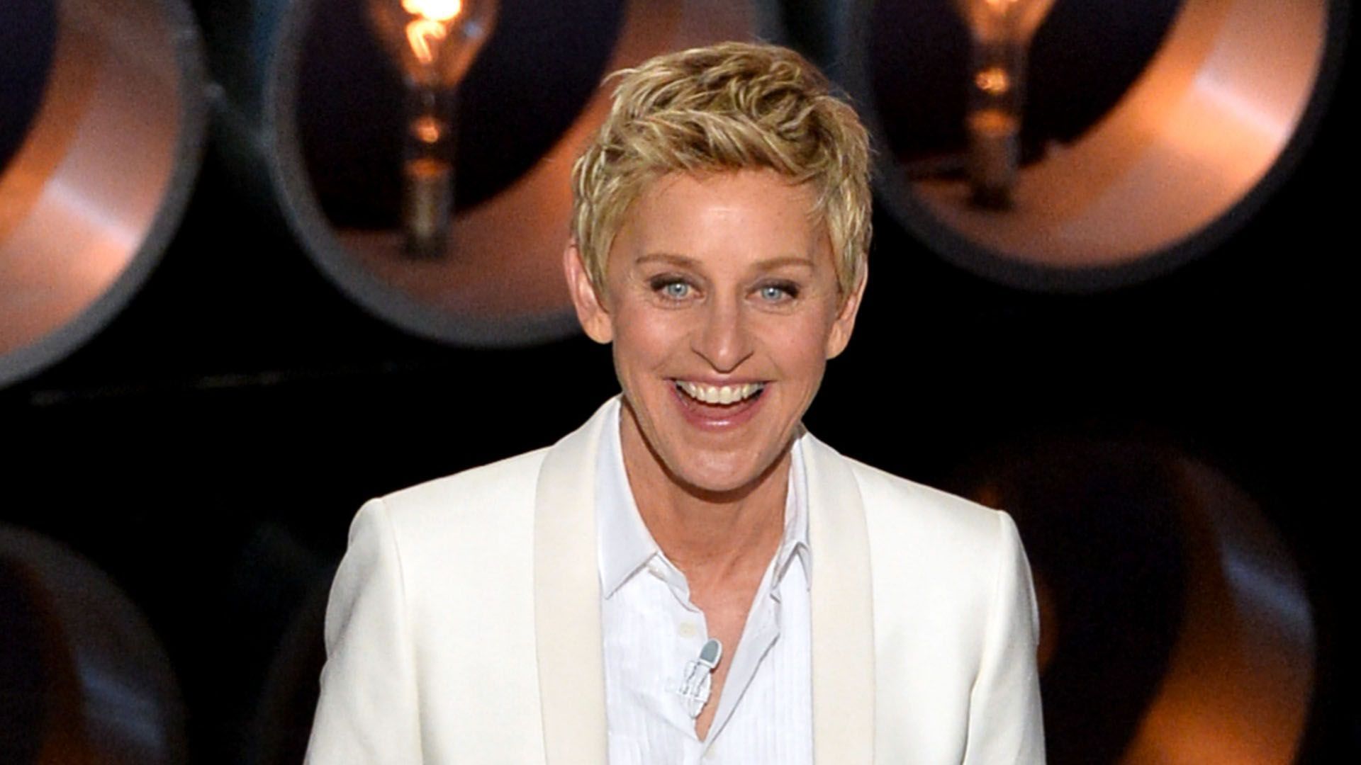 Ellen DeGeneres at New York Fashion Week - 1920x1080 - Full HD 16 ...