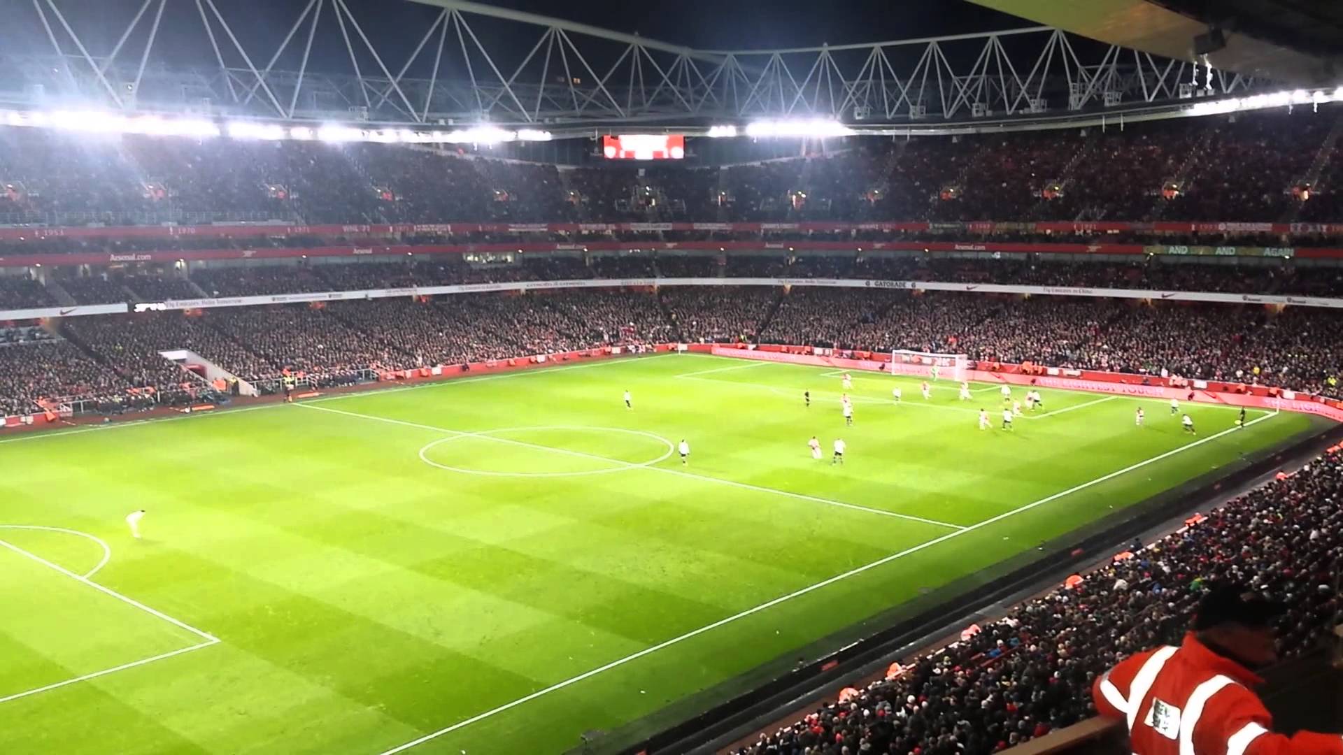 Arsenal and Tottenham fans singing in emirates stadium - YouTube